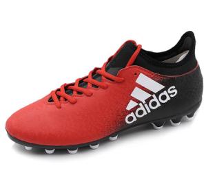 踢足球穿一双袜还是两双袜好,踢足球一双鞋够吗