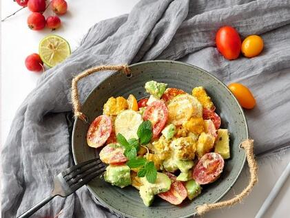 有血汗管病能吃龙利鱼吗,香煎龙利鱼藜麦轻体沙拉