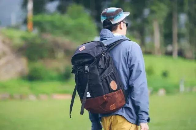 “双十一”不仅是女生专利，这10只设计师男包推荐给你！（下）