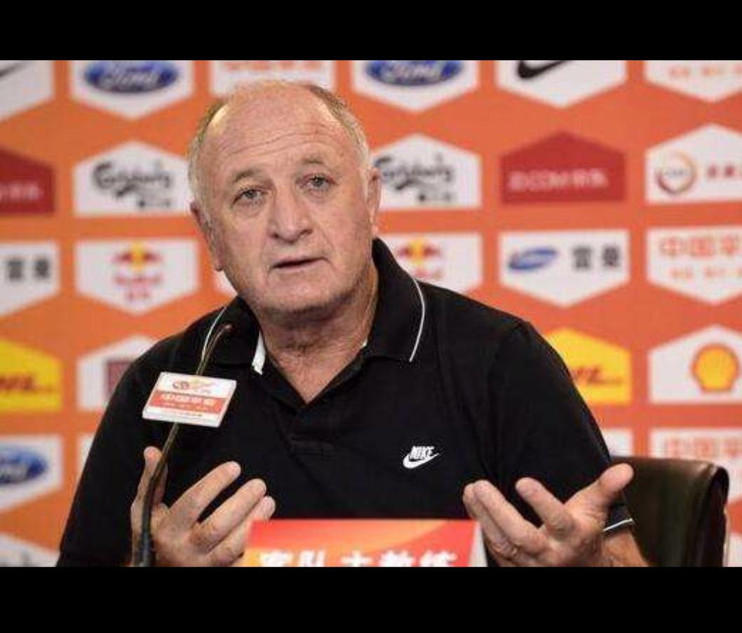 恒大球迷祝福新赛季球员,恒大功勋主帅回归