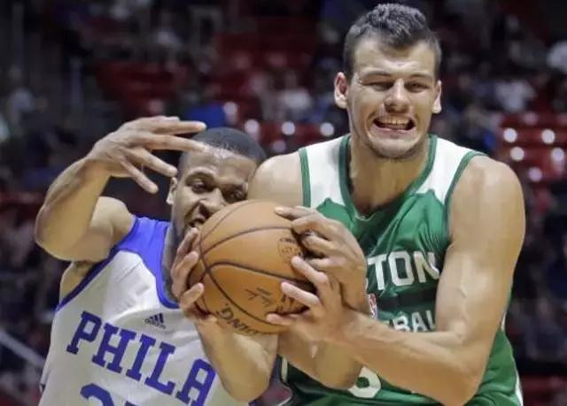 汤普森谈乐福,泰伦卢撤下欧文乐福上替补逆转