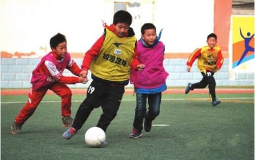 加快发展青少年校园足球实施方案,发展体育运动增强学生体质