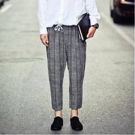 暗黑宽松系穿搭,宽松版型带给你不一样的魅力