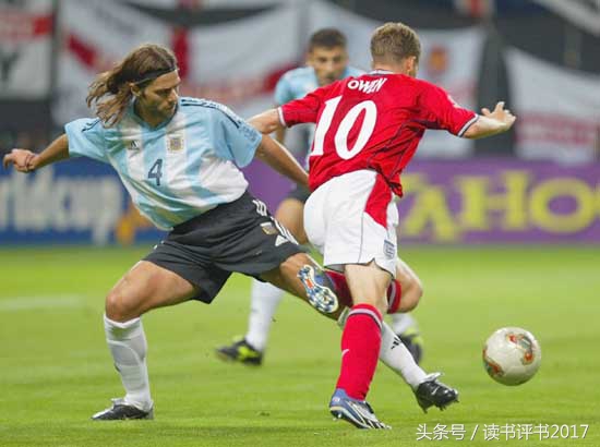 足球怎么判定假摔,足球比赛为什么那么多假摔