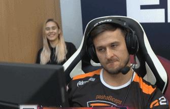 妹子参加线下比赛惨遭16：0吊打！玩CSGO的难道都找不到女朋友？