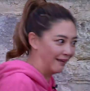 应采儿jasper为陈小春应援 (jasper看应采儿亲陈小春的眼神)