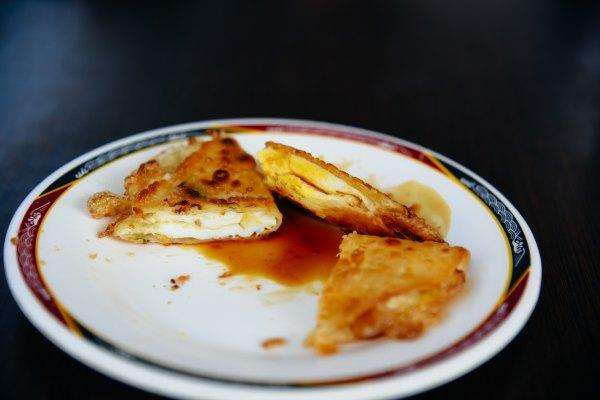 开在菜市场里的小吃店，50年来生意火爆，连食尚玩家都推荐