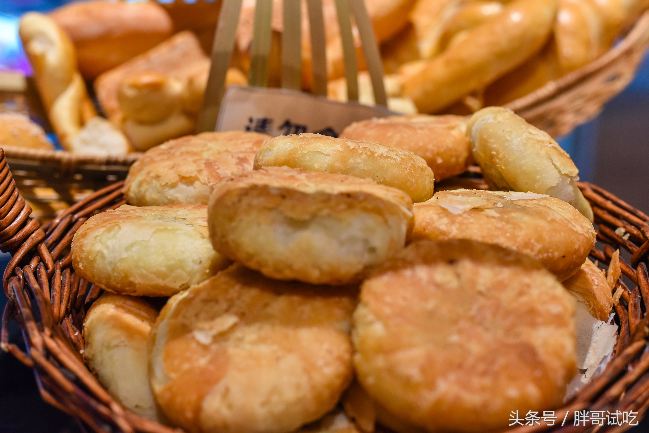 胖哥枣庄辣子鸡,枣庄胖哥吃龙虾视频