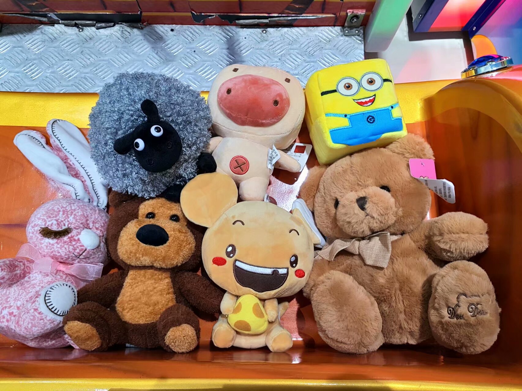 抓娃娃不用钱就能抓到的技巧,10元抓娃娃最好的方法