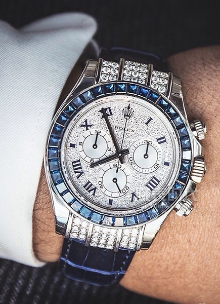 热天戴手表是钢带好还是皮带好,为什么戴钢带手表的地方会痒