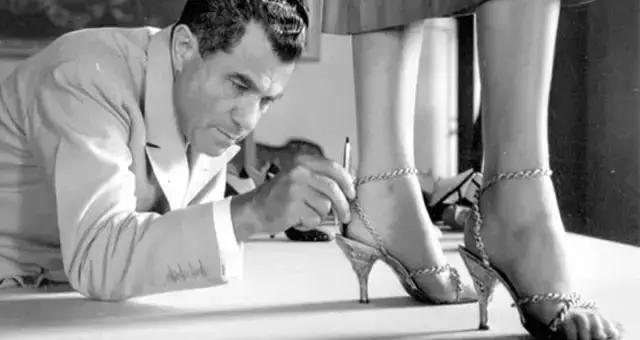 梦露最漂亮的高跟鞋,梦露赫本高跟鞋