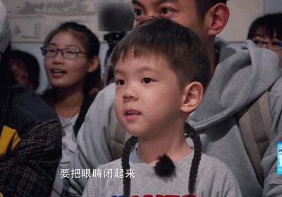 嗯哼小时候陈小春儿子,嗯哼的小时候的照片大全