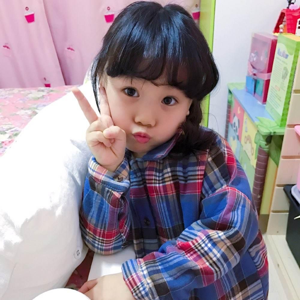 嗯哼小时候陈小春儿子,嗯哼的小时候的照片大全