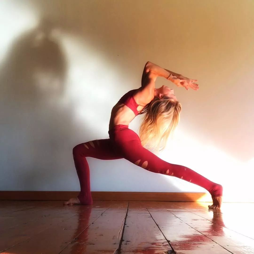 当很无助时想找个依靠的肩膀,太累了想找个人分担