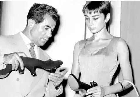 梦露最漂亮的高跟鞋,梦露赫本高跟鞋