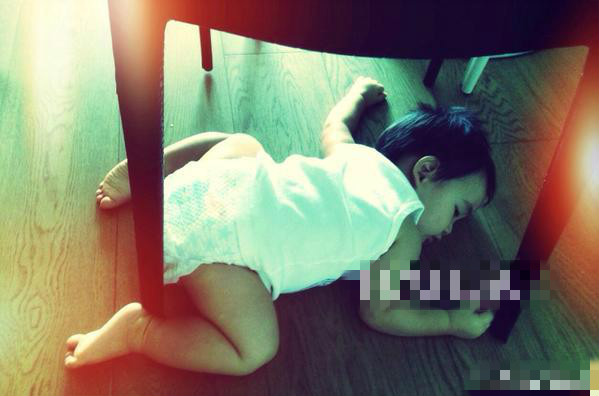 嗯哼小时候陈小春儿子,嗯哼的小时候的照片大全