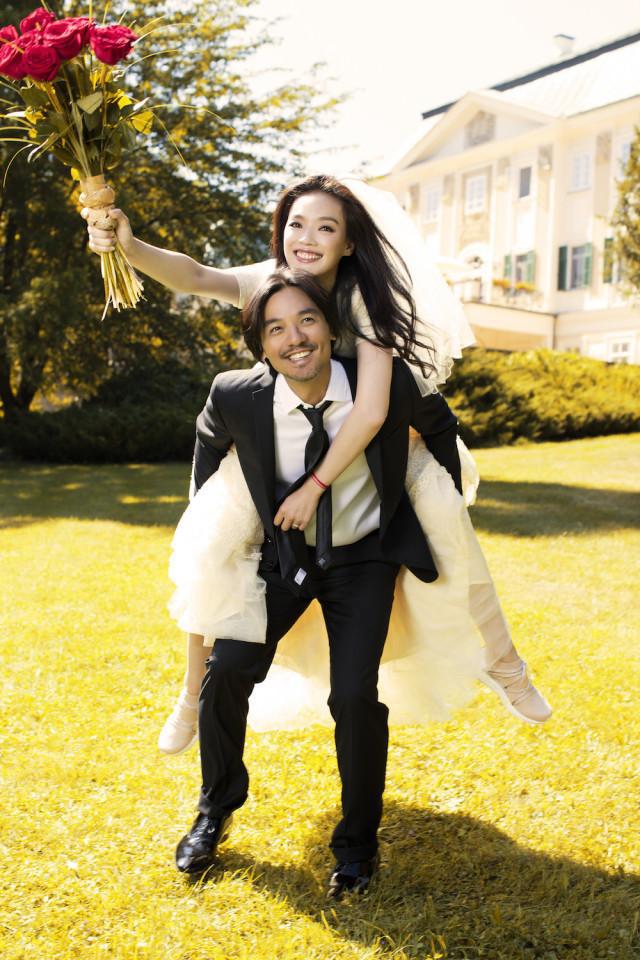 好看不累脚的婚纱搭档小白鞋，明星们都在穿！