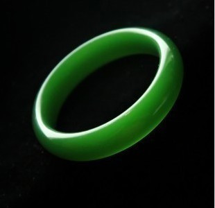 碧玉手镯价格多少,如何挑选和田玉碧玉手镯的好坏