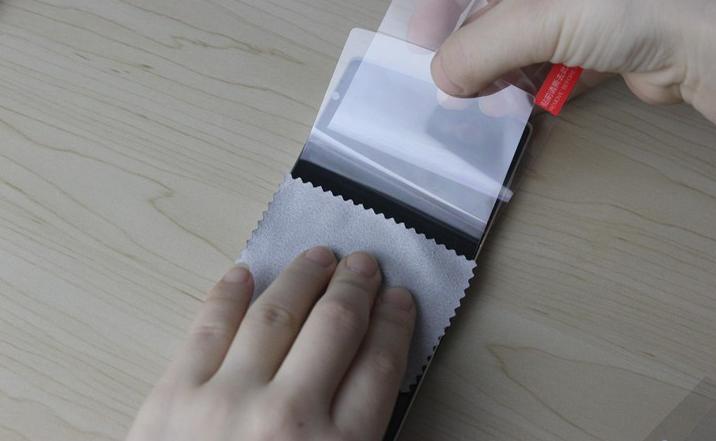 手机贴膜技巧和方法,手机正确贴膜方式2分钟学会