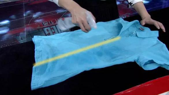 没有熨斗怎么在家熨衣服小妙招,衣服太皱熨斗都烫不平怎么办