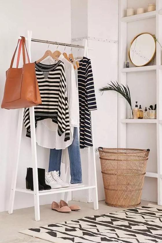 没有熨斗怎么在家熨衣服小妙招,衣服太皱熨斗都烫不平怎么办