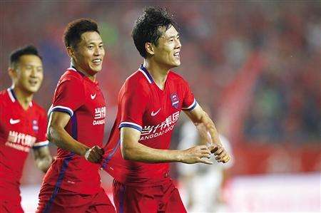 真牛！他从中甲来，坐稳重庆力帆主力，踢满全赛季，成中超第一人