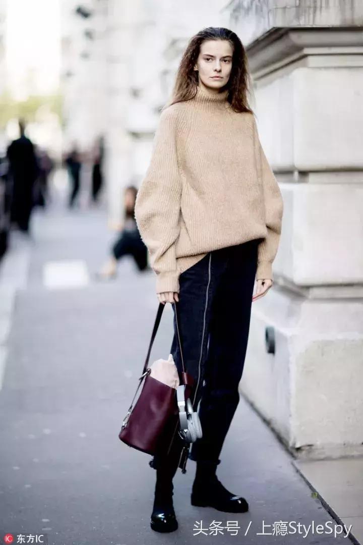 冬天半袖蝙蝠衫毛衣搭配,冬天宽松版的毛衣怎么搭配