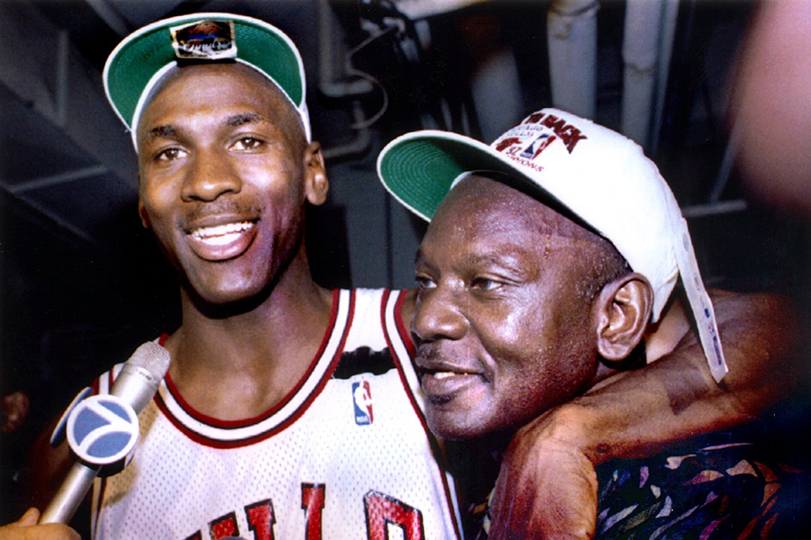 单手抓球麦迪艾弗森乔丹,艾弗森科比乔丹麦迪