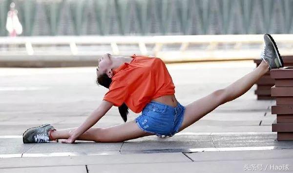 快看！“一字马”玩爆国内国际