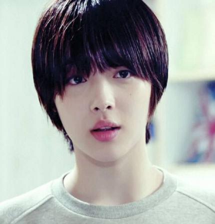 允儿长发剪短发,允儿短发造型