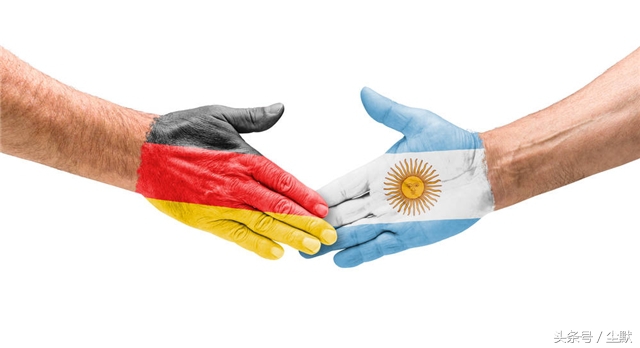 世界足坛历史100大球星排名,世界足坛10号排行榜