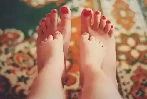 48岁钟丽缇为备孕吃药,钟丽缇回应备孕经历