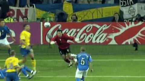 伊布评价梅西马拉多纳,伊布打破马拉多纳记录