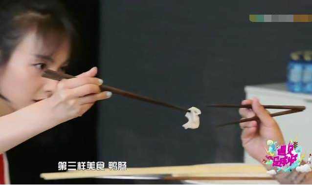 吴昕展现聪颖的综艺,吴昕郑凯遇见足球队