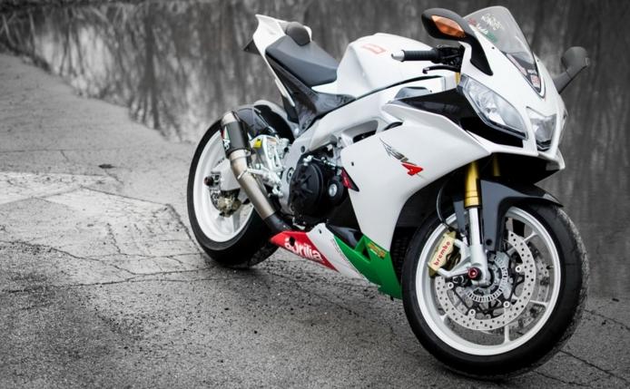 摩托贴纸撕下如何清理,摩托车原装贴纸怎么清洗