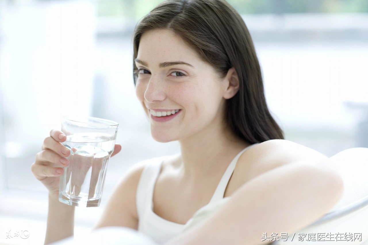 嘴唇起皮中医怎么调理,嘴唇起皮干痒唇炎怎么办