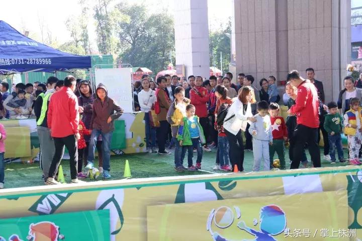 足球要从娃娃抓起宣传图,足球要从娃娃抓起图片