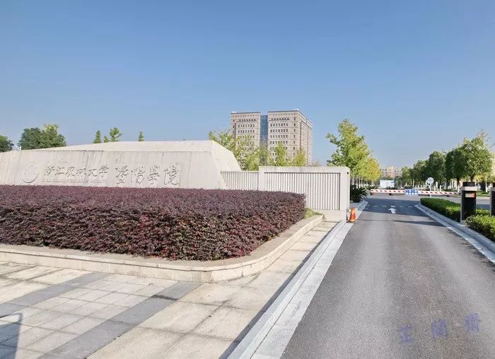 第十五届全国民间读书年会韦力撰