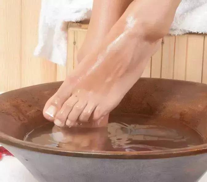 女性冬天睡觉脚冷怎么办？