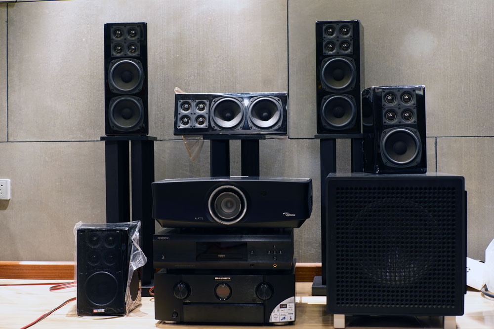 投影仪怎么连接功放和吸顶音响,家庭影院投影仪怎么连接功放