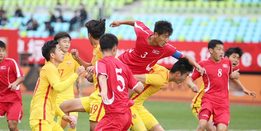 国足被30分钟进两球,国足vs韩国被罚下3人