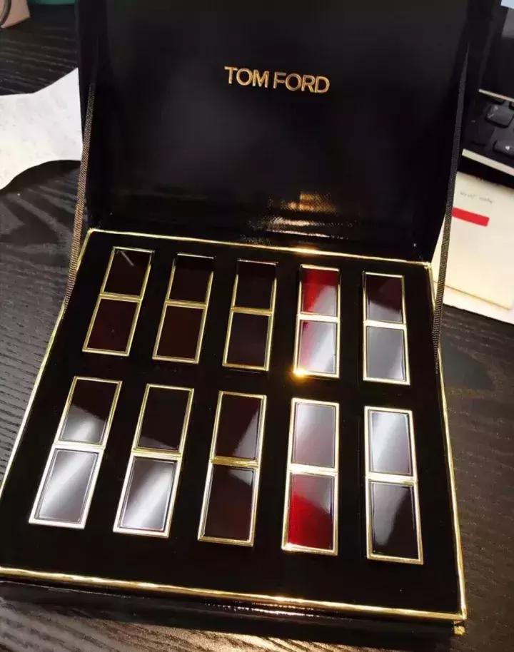 晒男友送的口红,明星晒自己口红