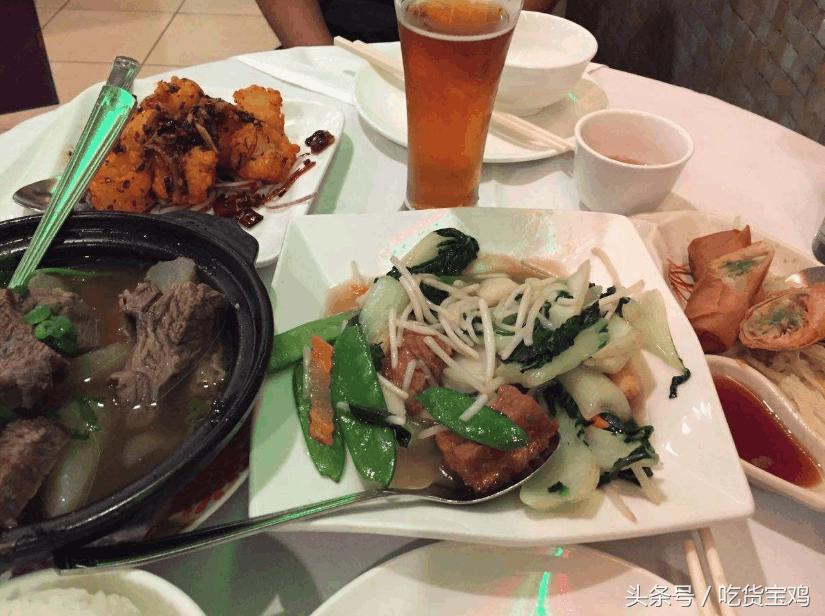 外国人吃中国菜遇到的问题,一个老外吃中国菜