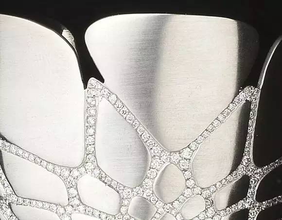 不只是建筑丨扎婶设计的这些家居、服饰和游艇，也一样是我们的回忆