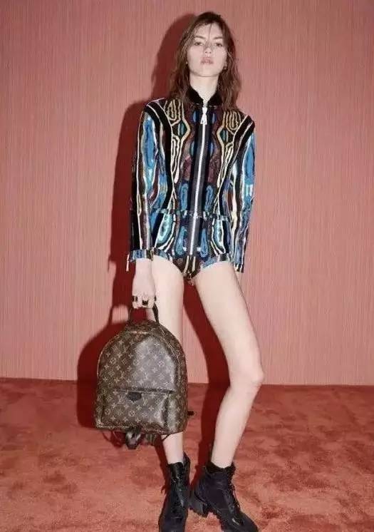 能与小斜跨抗衡的就属这些双肩包了！