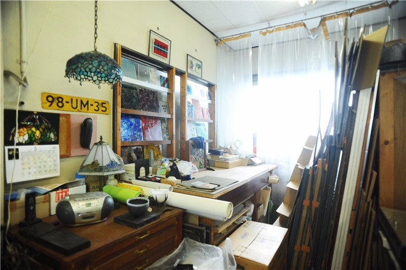 彩色玻璃大师高井啓司：“经验和情感都可以分享，但‘悟’是万万不能的。”｜日本工艺寻访之旅Vol.5