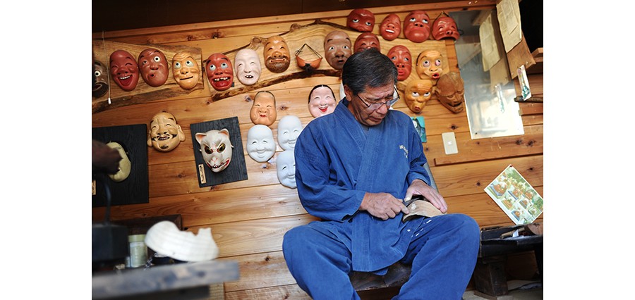 彩色玻璃大师高井啓司：“经验和情感都可以分享，但‘悟’是万万不能的。”｜日本工艺寻访之旅Vol.5