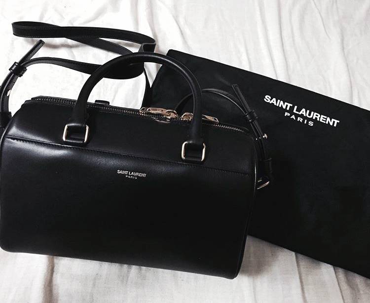 终于甩好了肉准备塞进这些衣裤的时候｜罪魁祸首跑了～