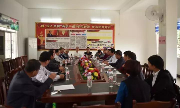 树立脱贫榜样传递扶贫力量,扶贫扶志自强不息