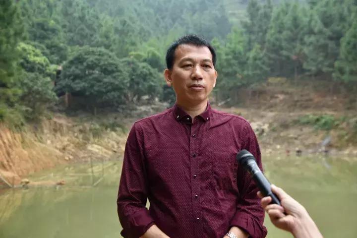 树立脱贫榜样传递扶贫力量,扶贫扶志自强不息